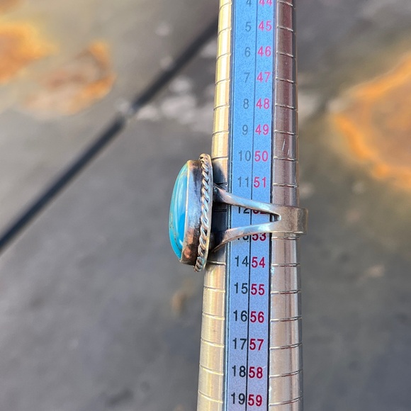 Gorgeous Turquoise Sterling Silver Statement Ring - Picture 12 of 15